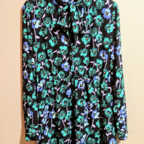 Sunday Best | Flower Dress - Picture 4 of 4